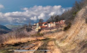 au départ du gite le Prieuré randonnée sur chazoux, lac de la pinière et vues sur le puy de dôme et le Sancy au plateau