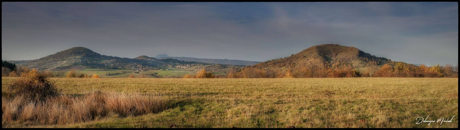 un des plus vieux volcan de la chaine des puys, a découvrir en partant du gite le Prieuré avec à l'horizon le puy de dôme et à l'ouest le Sancy
